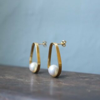 Les boucles d’oreilles en perles de culture AKOYA de Nagasaki et vermeil @uraha_bijoux 

AKOYA cultured pearl from Nagasaki and vermeil earings  @uraha_bijoux

#akoyapearls #madeinparis #handmadejewelry #bestofparis #saintgermaindesprès #rdvdesigners