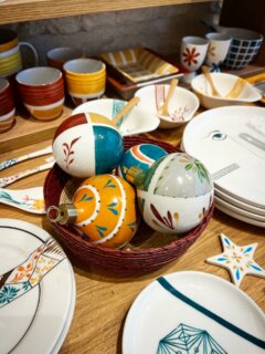 Il est encore temps de faire vos dernières emplettes de Noël 100% made in France au showroom ! 

There is still time to do your last Christmas shopping 100% made in France at the showroom!

@patams.porcelaine