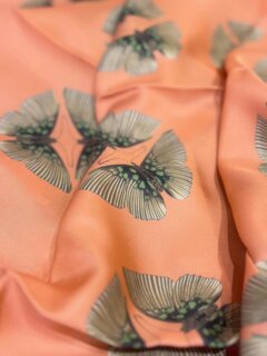 Un air de printemps avec la soie lyonnaise @montkiji 🦋

#soielyonnaise #madeinfrance #rdvdesigners