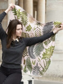 Offrez la beauté, la douceur et la chaleur de la soie lyonnaise @montkiji 

Offer the beauty, softness and warmth of Lyon silk @montkiji 

#soielyonnaise #ideecadeau #ideecadeaumadeinfrance #rdvdesigners #parisshopping #saintgermaindesprés