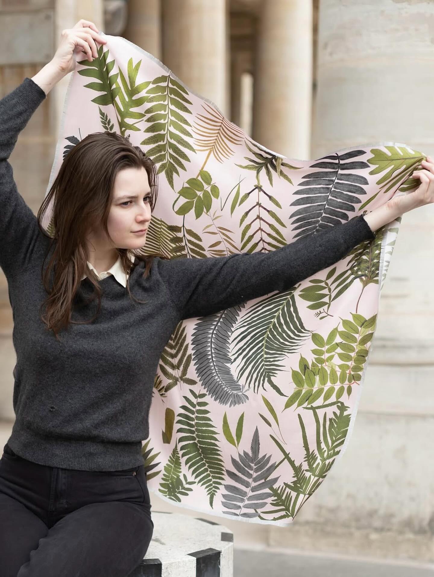 Offrez la beauté, la douceur et la chaleur de la soie lyonnaise @montkiji 

Offer the beauty, softness and warmth of Lyon silk @montkiji 

#soielyonnaise #ideecadeau #ideecadeaumadeinfrance #rdvdesigners #parisshopping #saintgermaindesprés